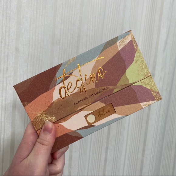 💕Host Pick!💕 NIB🔥 Alamar Cosmetics Destino Eyeshadow Palette - Picture 4 of 7